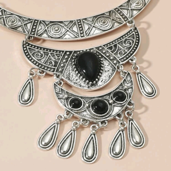 Necklace - Picture 2 of 3